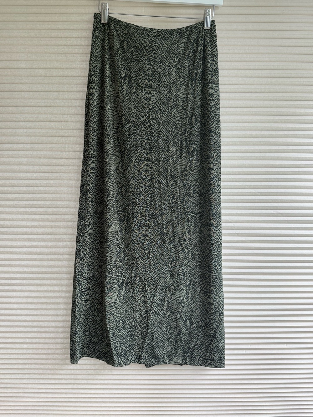 Fashion Bug Women's Small Maxi Length Skirt Back Slit Snake Print Vintage